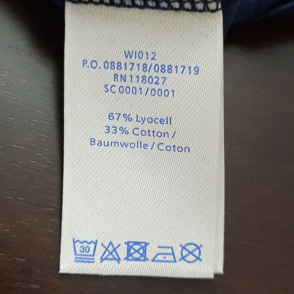 Boden Cross Keyhole Back Tee - Picture 6 of 6